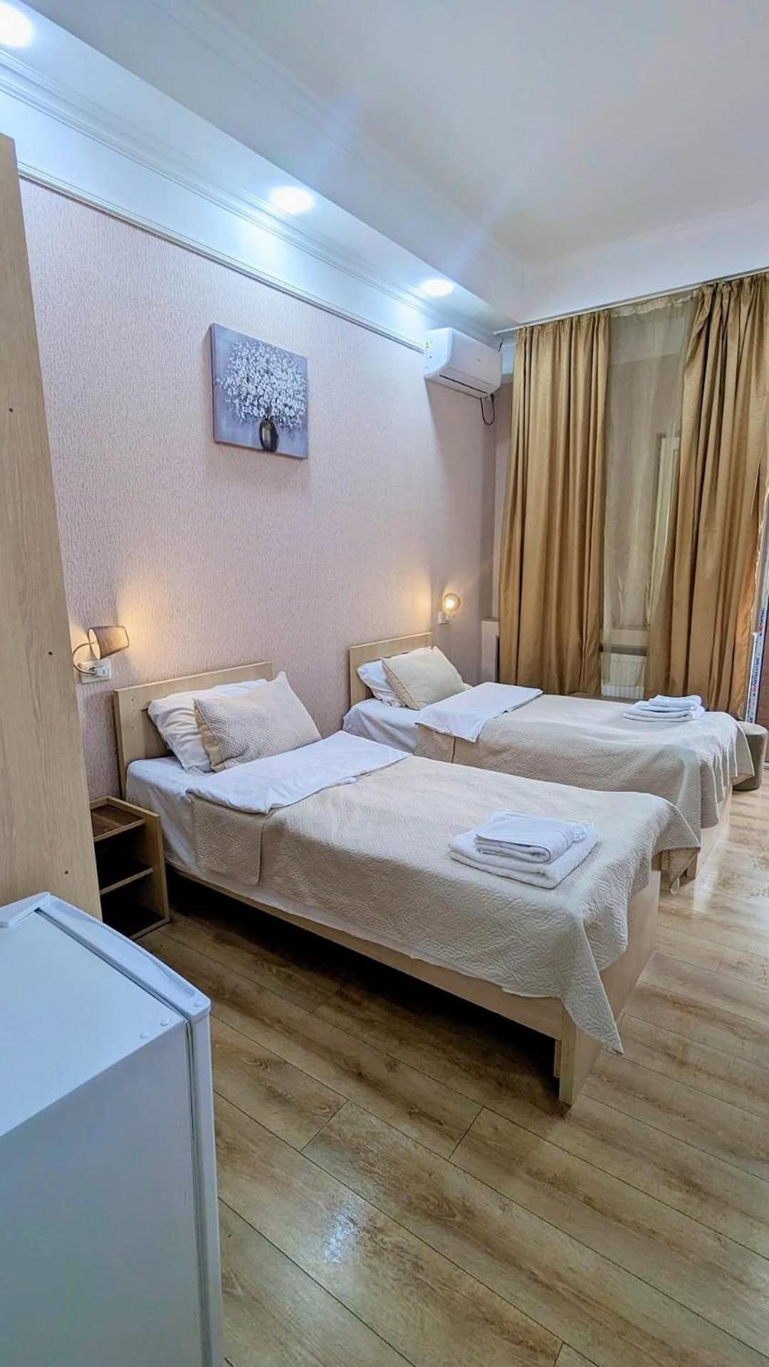 Dkd-Bridge Hotel Тбілісі Екстер'єр фото
