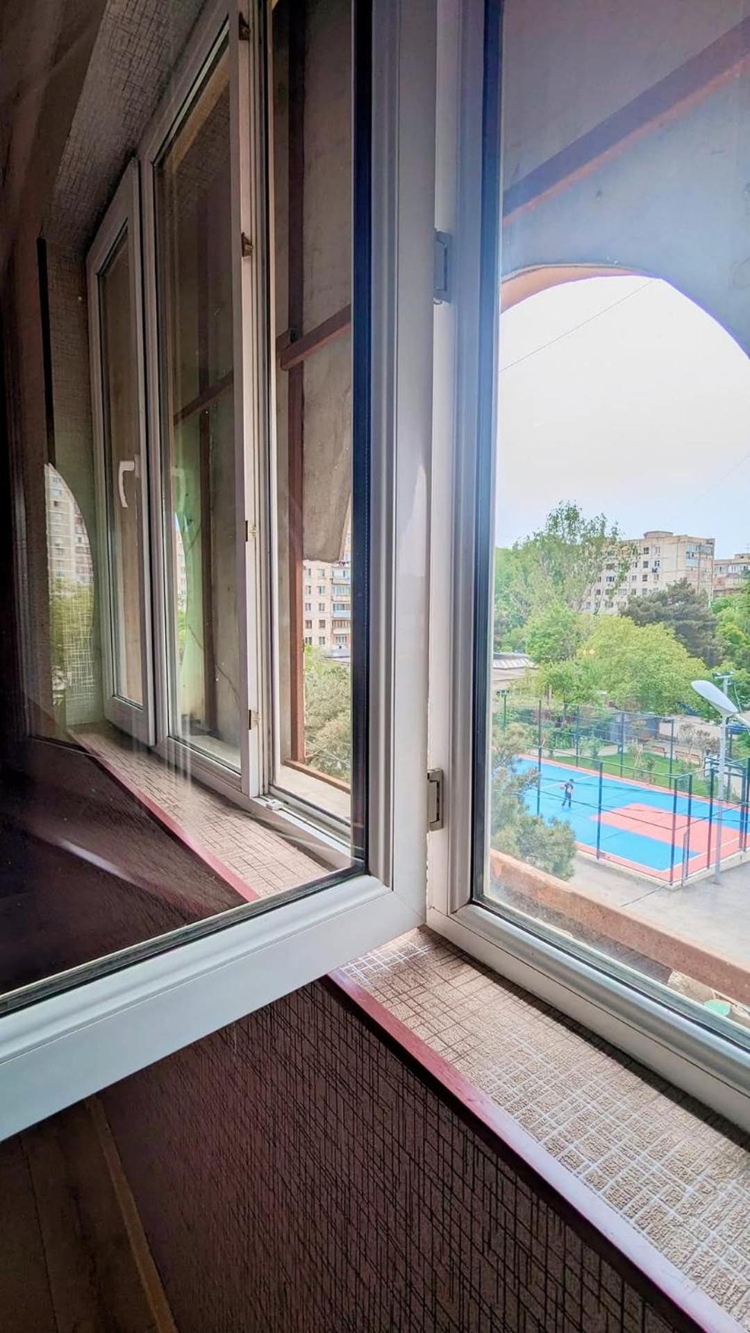 Dkd-Bridge Hotel Тбілісі Екстер'єр фото